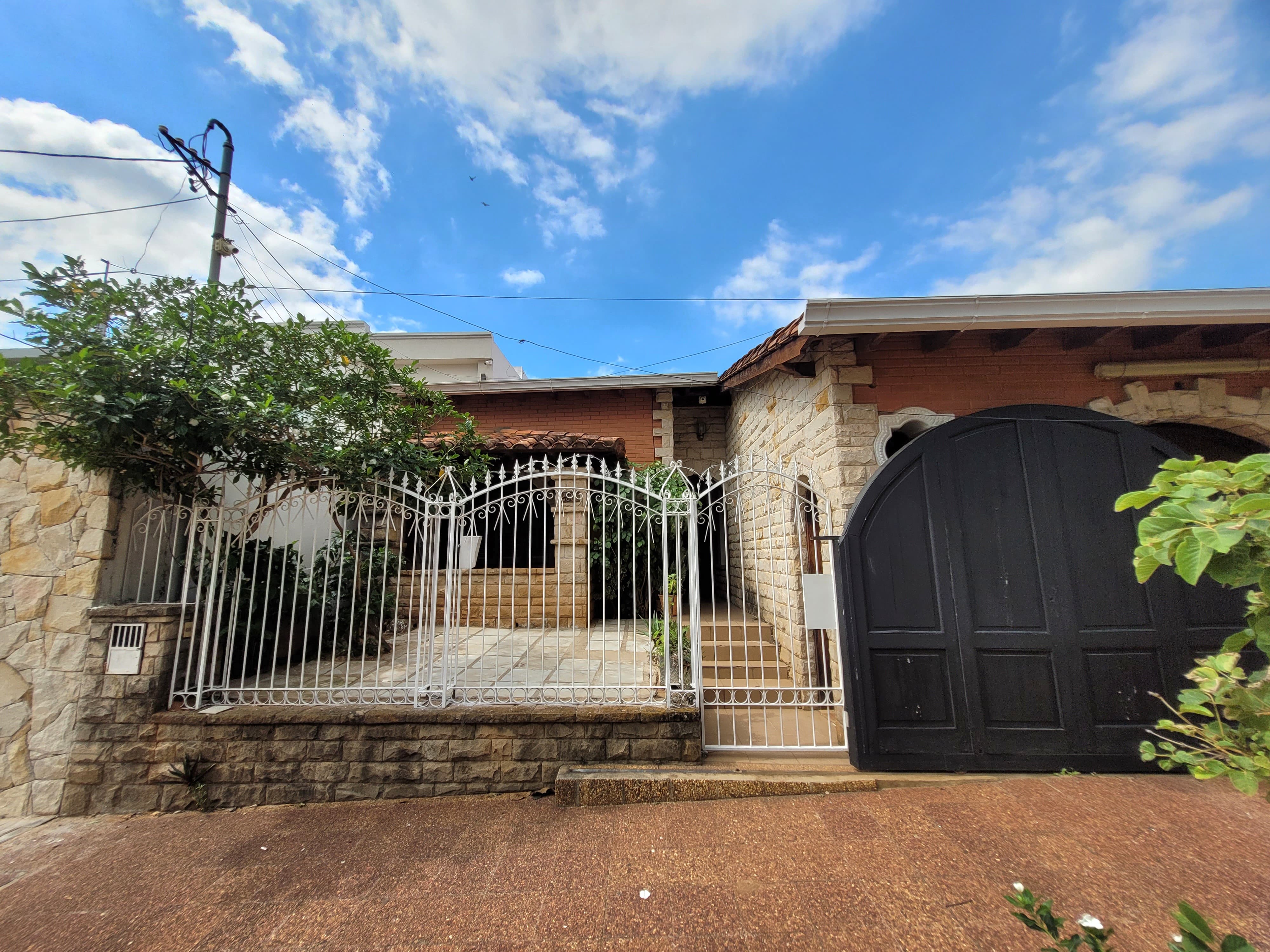 Casa en alquiler en Asunción