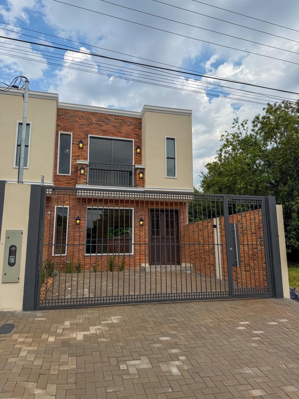 Dúplex en venta en Loma Merlo