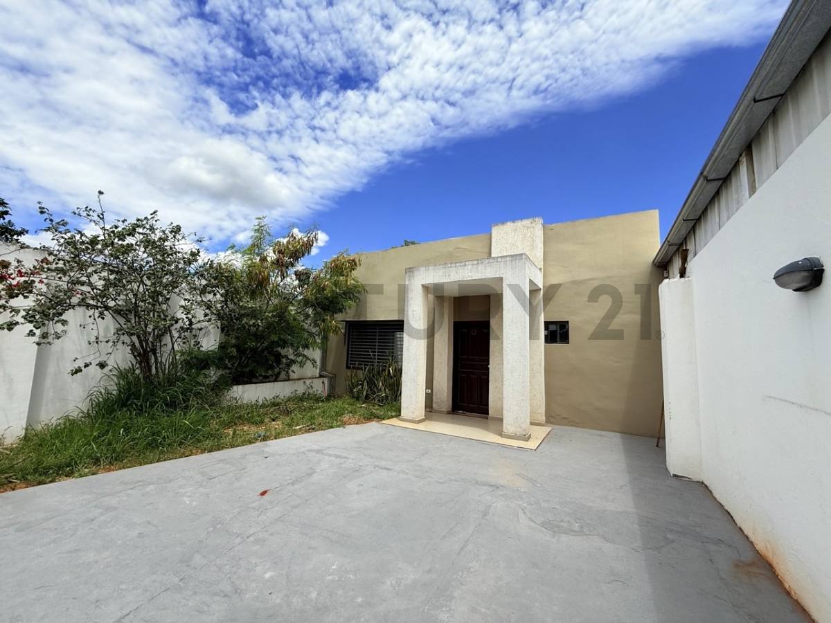 Casa en venta en Acceso Sur
