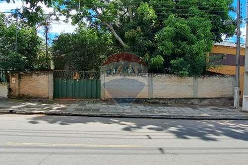 Terreno en venta en Lambare