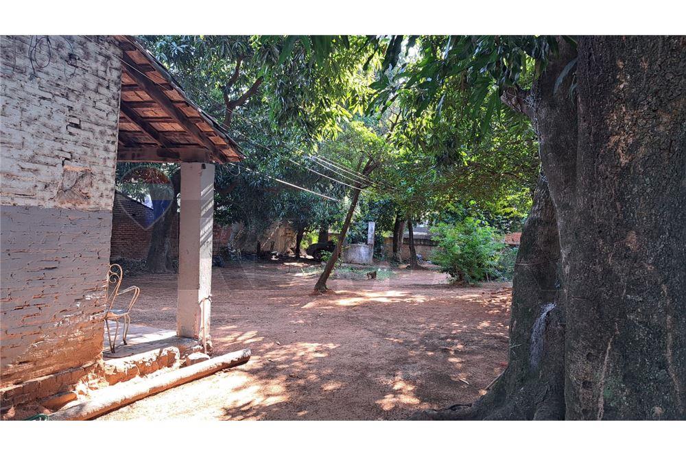 Terreno en venta en Lambare