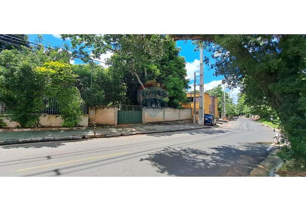 Terreno en venta en Lambare